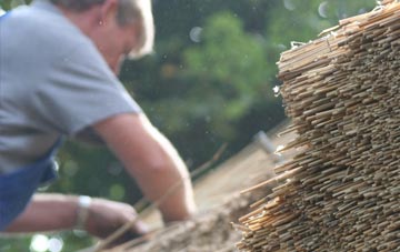 professional Laneshaw Bridge thatchers